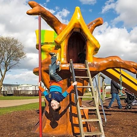 The Winchester Luxury Pet Friendly Caravan On Broadland Sands Holiday Park Between Lowestoft And Great Yarmouth Hotel Corton  ภายนอก รูปภาพ