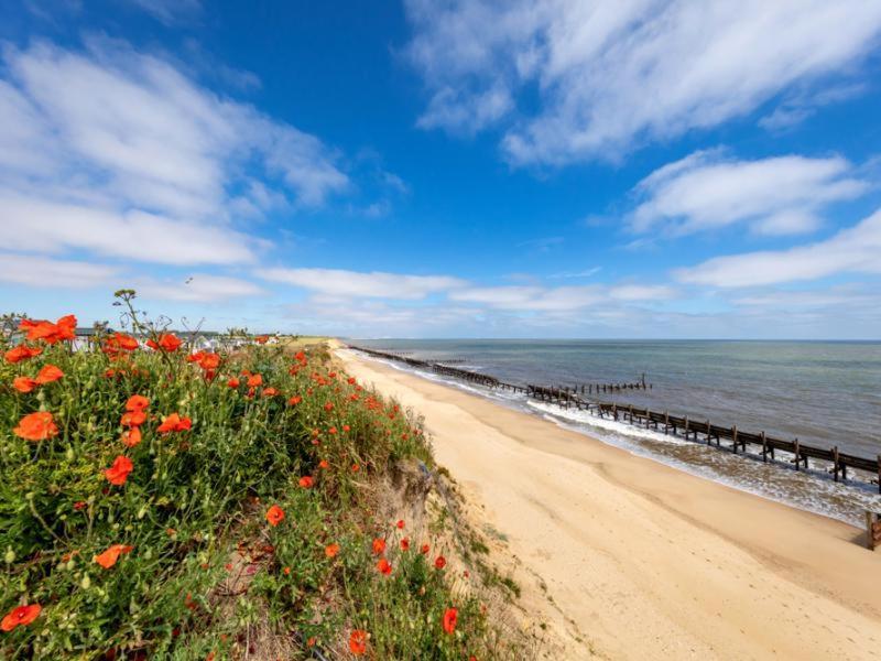 The Winchester Luxury Pet Friendly Caravan On Broadland Sands Holiday Park Between Lowestoft And Great Yarmouth Hotel Corton  ภายนอก รูปภาพ