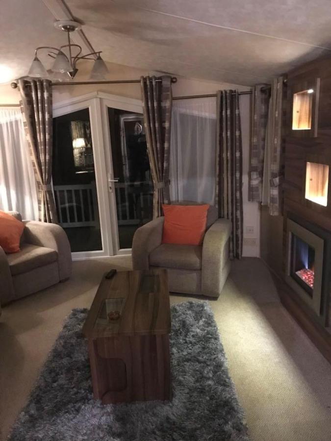 The Winchester Luxury Pet Friendly Caravan On Broadland Sands Holiday Park Between Lowestoft And Great Yarmouth Hotel Corton  ภายนอก รูปภาพ